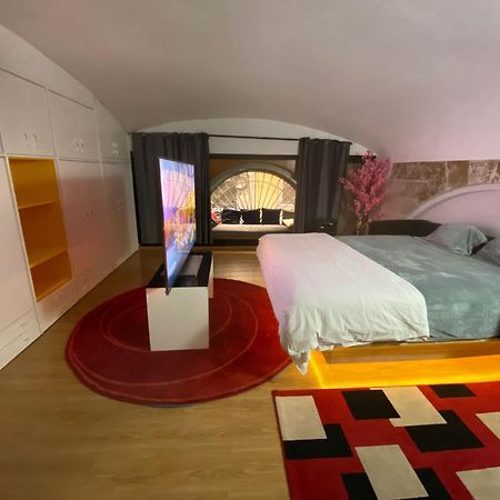 Отель Habitacion En Centro De Барселона Экстерьер фото