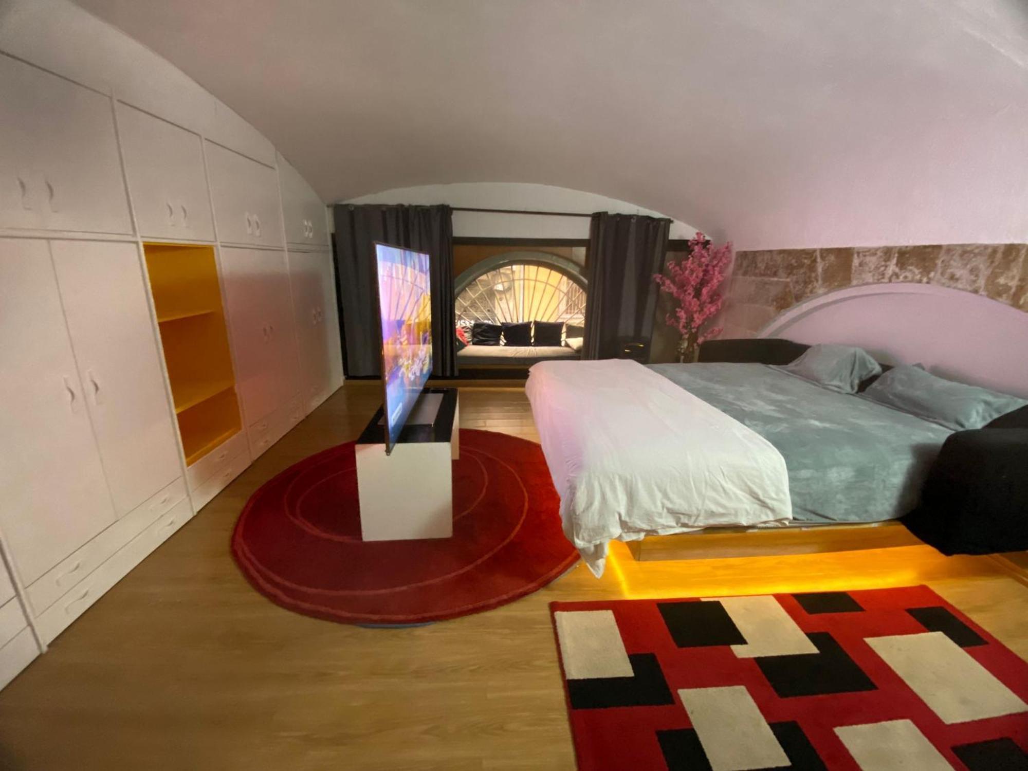 Отель Habitacion En Centro De Барселона Экстерьер фото
