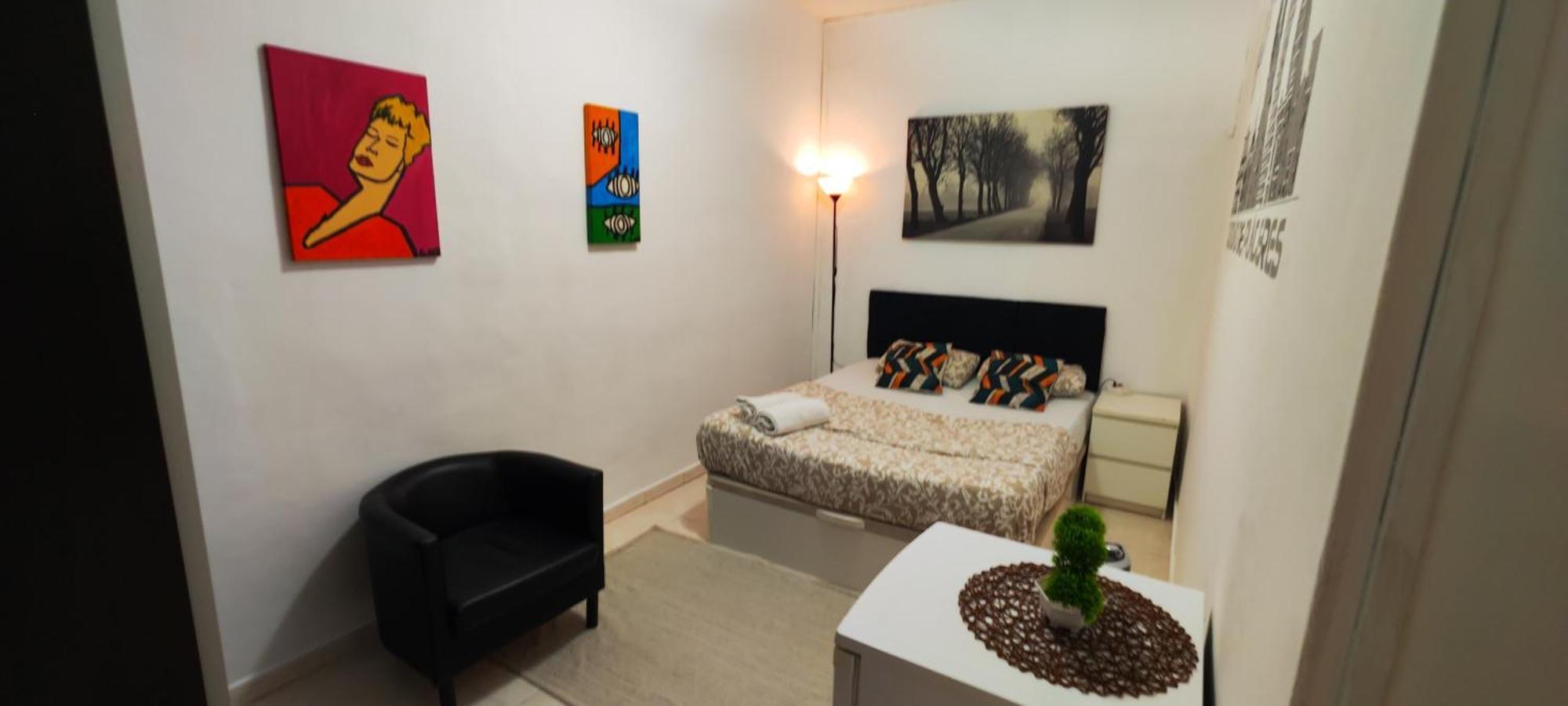 Отель Habitacion En Centro De Барселона Экстерьер фото